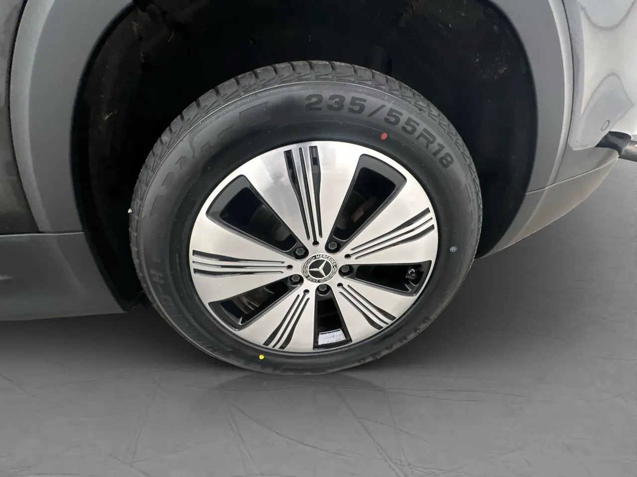 Vehicle image 32
