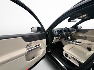 Mercedes EQB300 bild 11