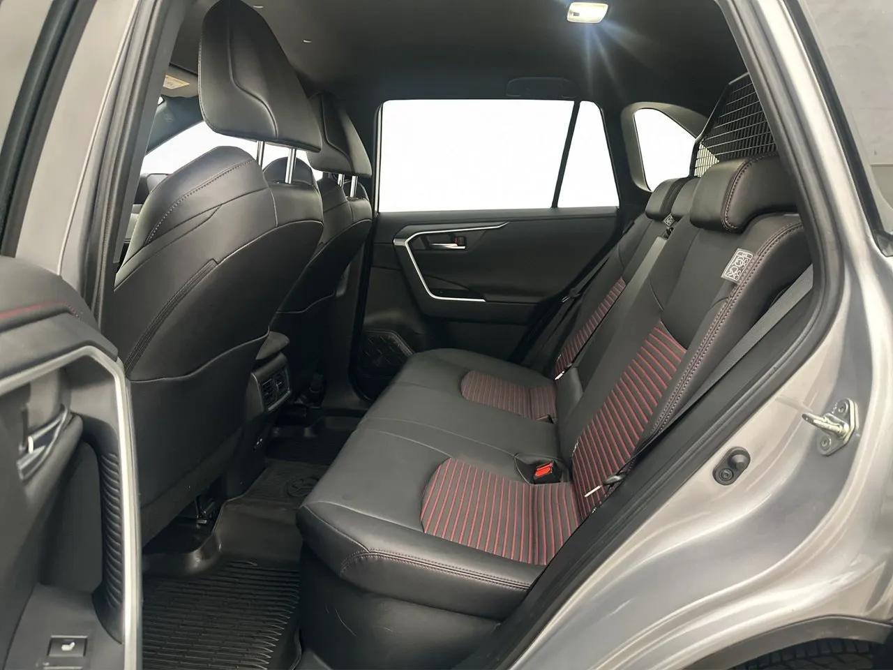 Vehicle image 30