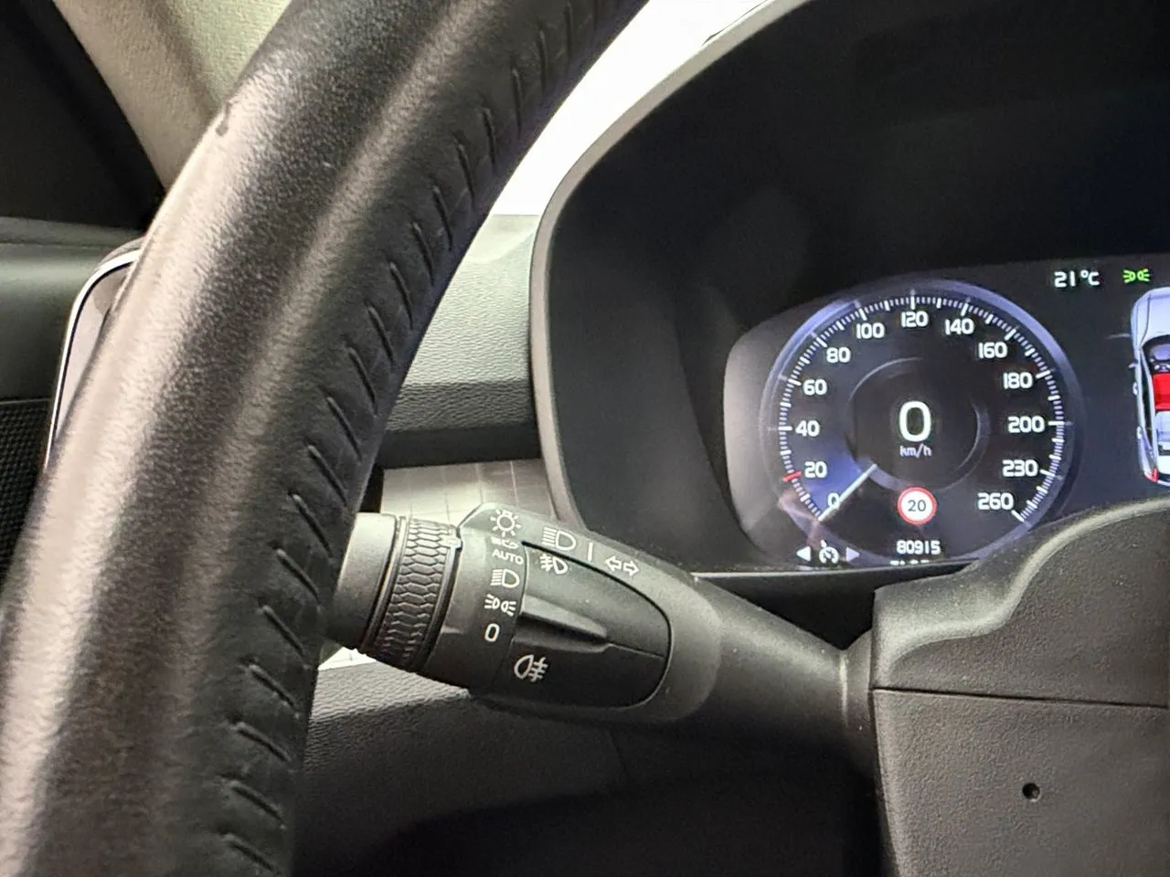 Vehicle image 32