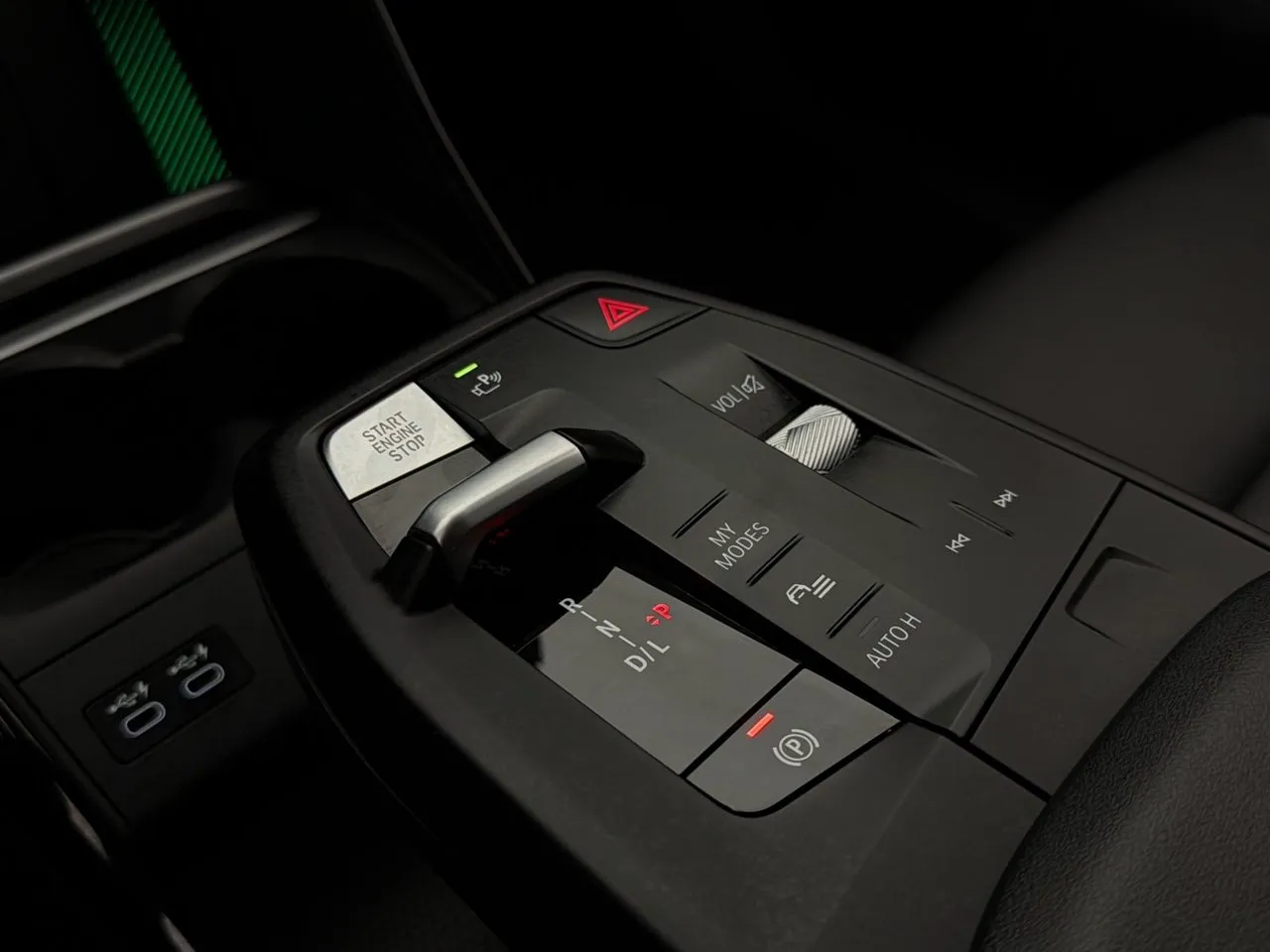 Vehicle image 27