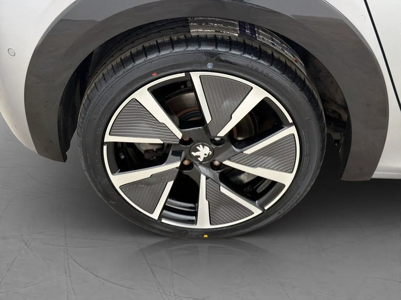 Vehicle image 35