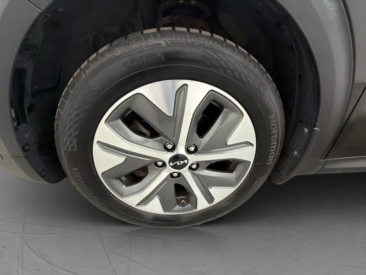 Vehicle image 30