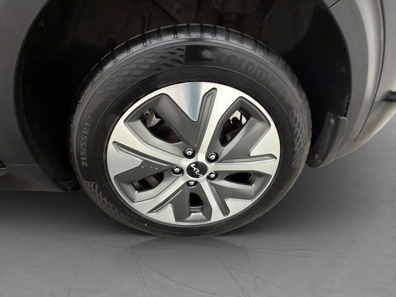 Vehicle image 31