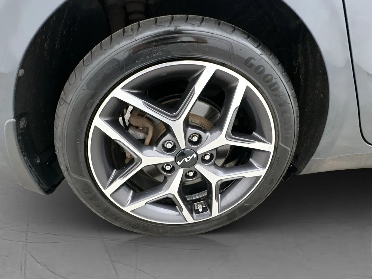 Vehicle image 33