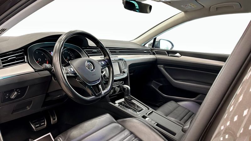 Volkswagen Passat bild 7