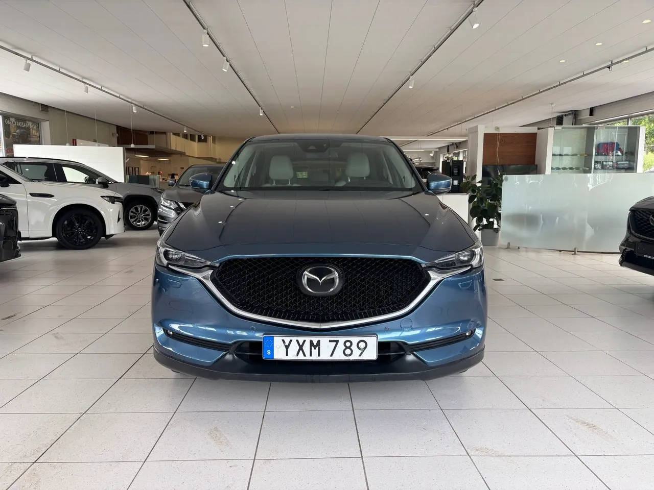 Vehicle image 7