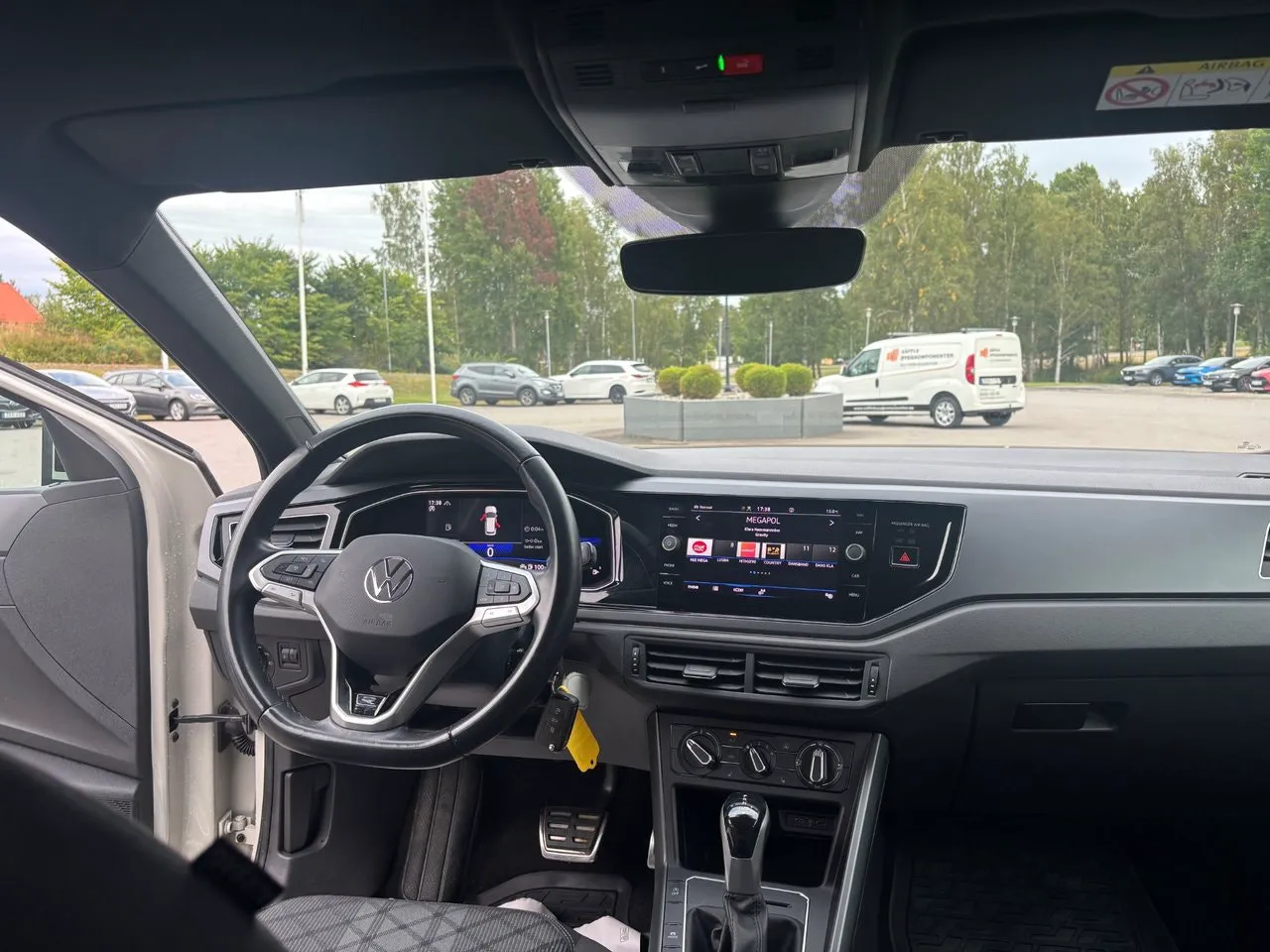 Vehicle image 11