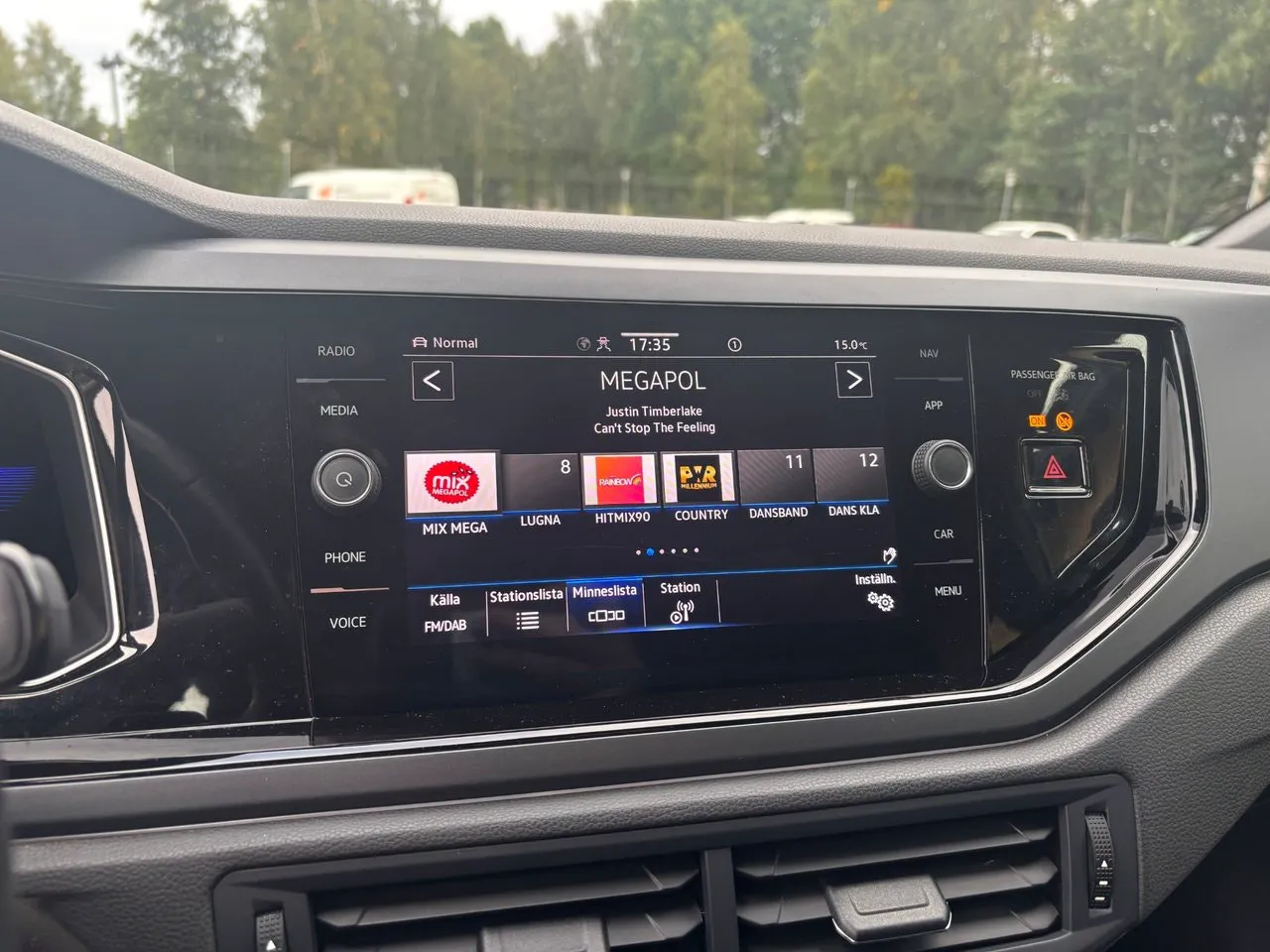 Vehicle image 17