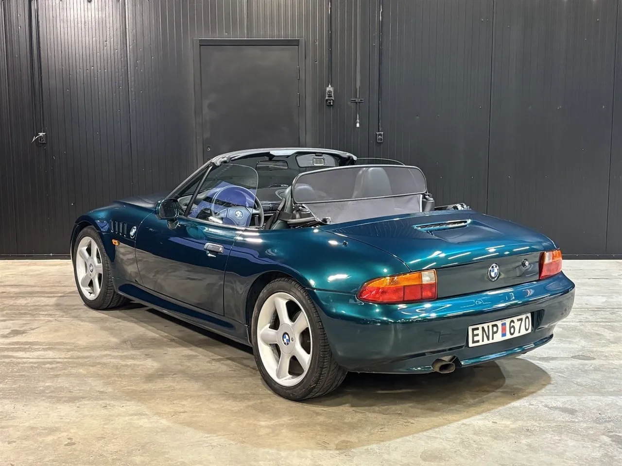 Vehicle image 8