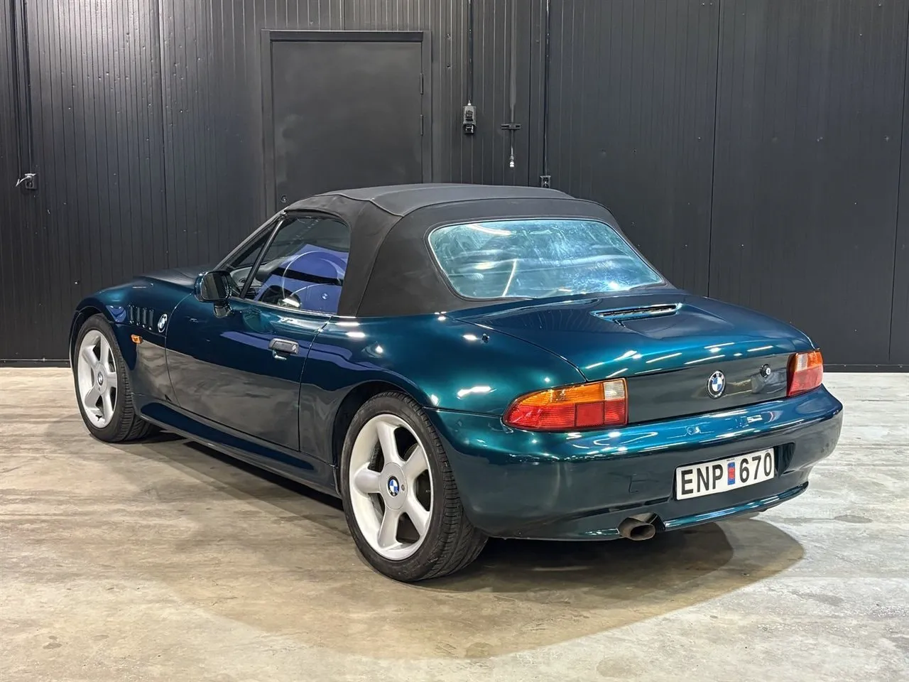 Vehicle image 5