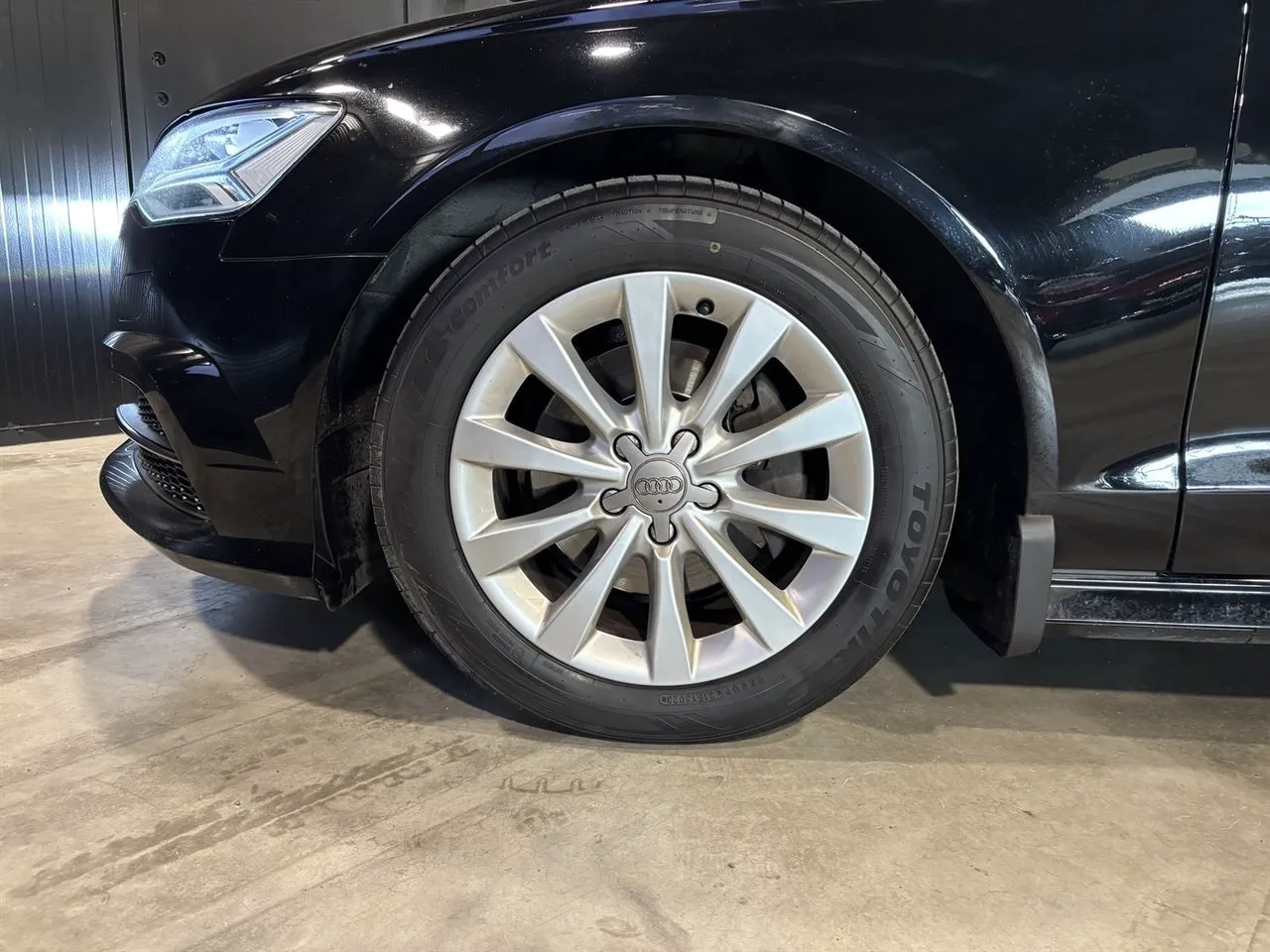Vehicle image 21