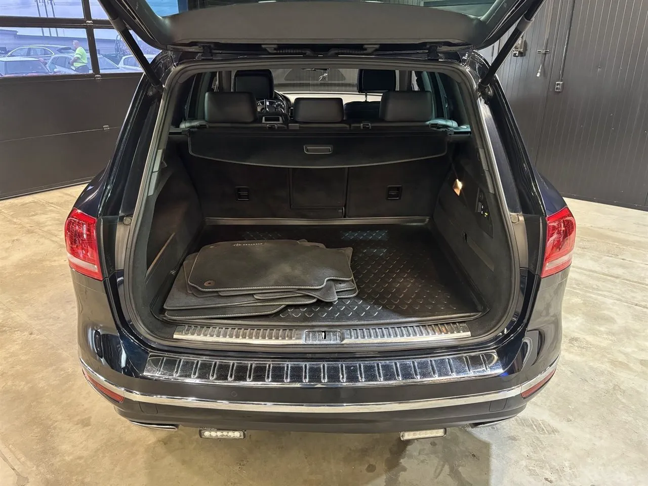 Vehicle image 20
