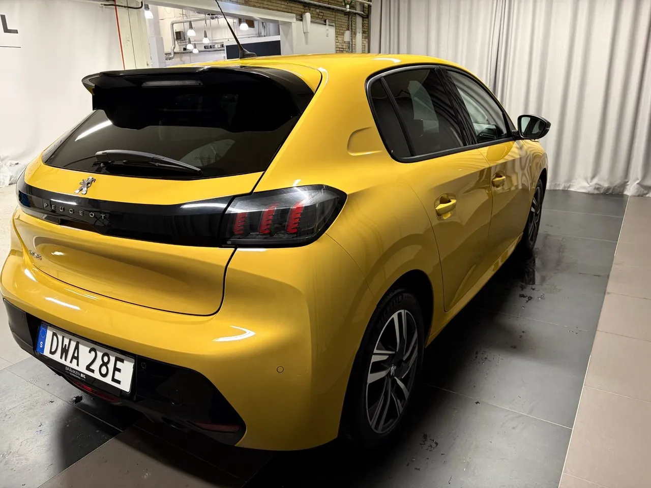 Vehicle image 3