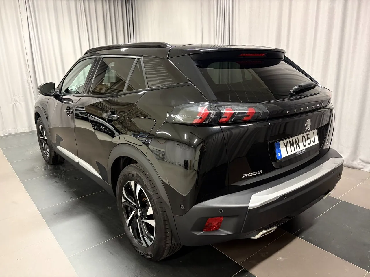 Vehicle image 2