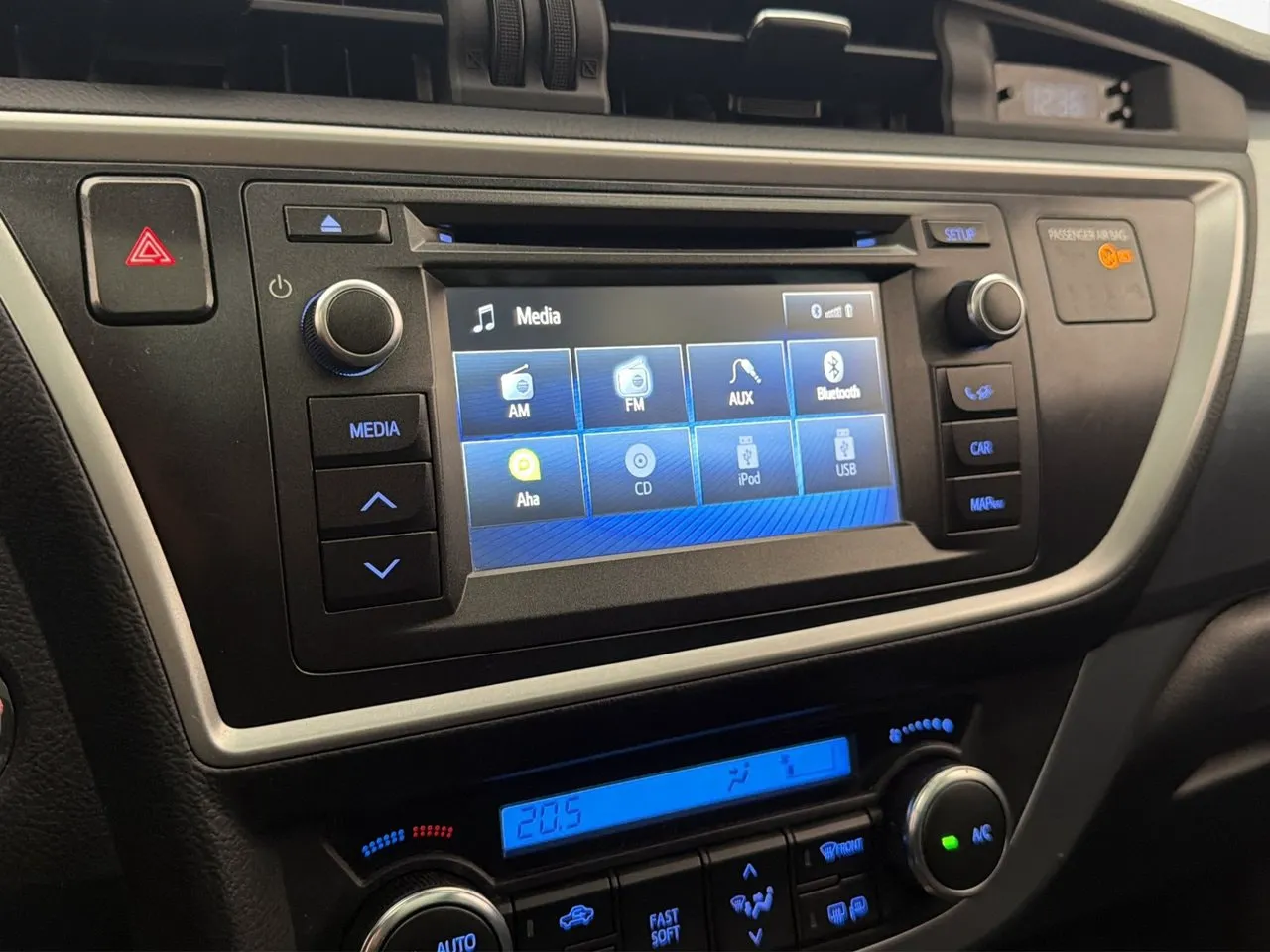 Vehicle image 17