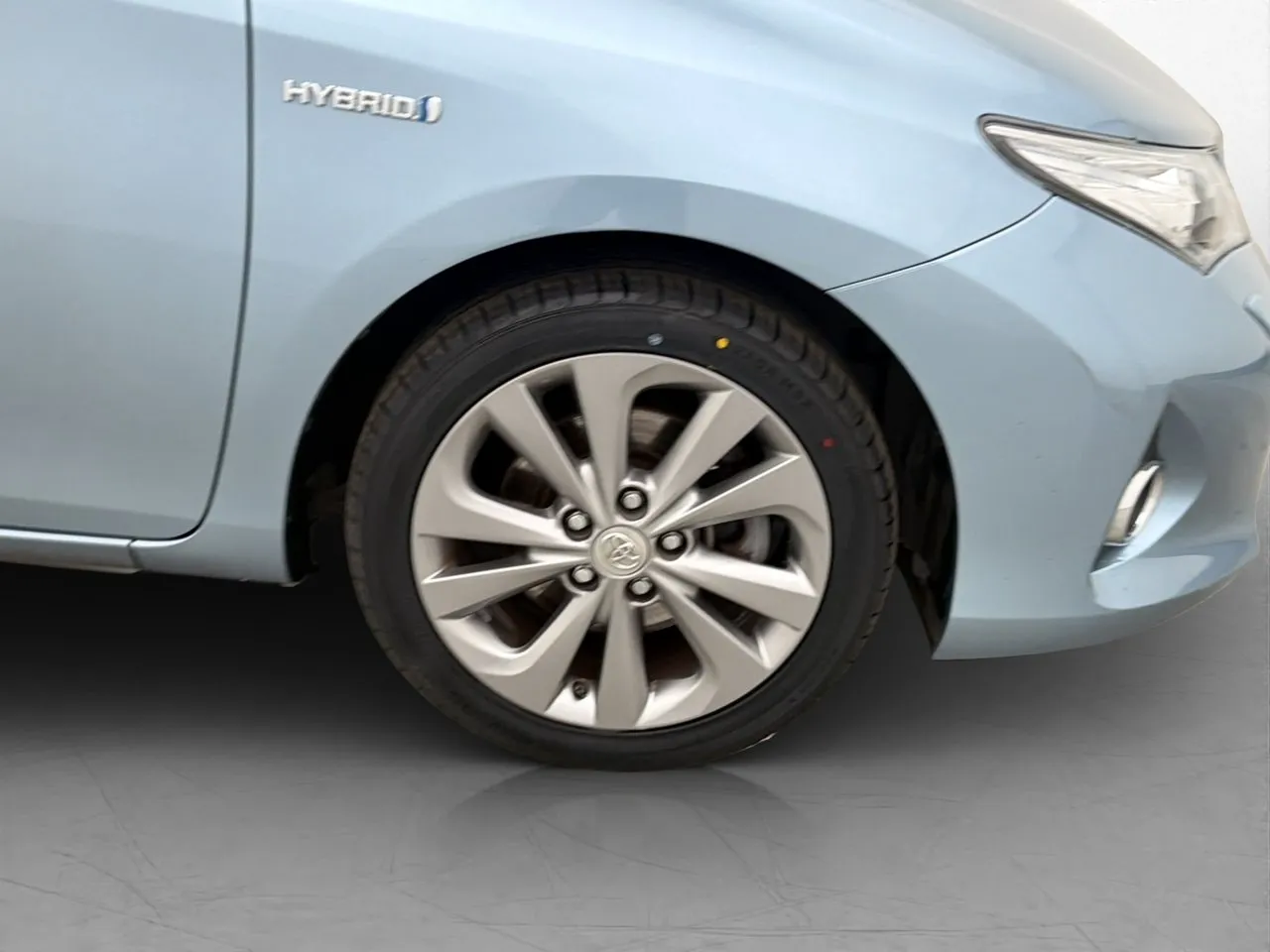 Vehicle image 30