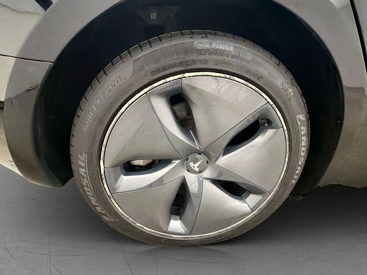 Vehicle image 30