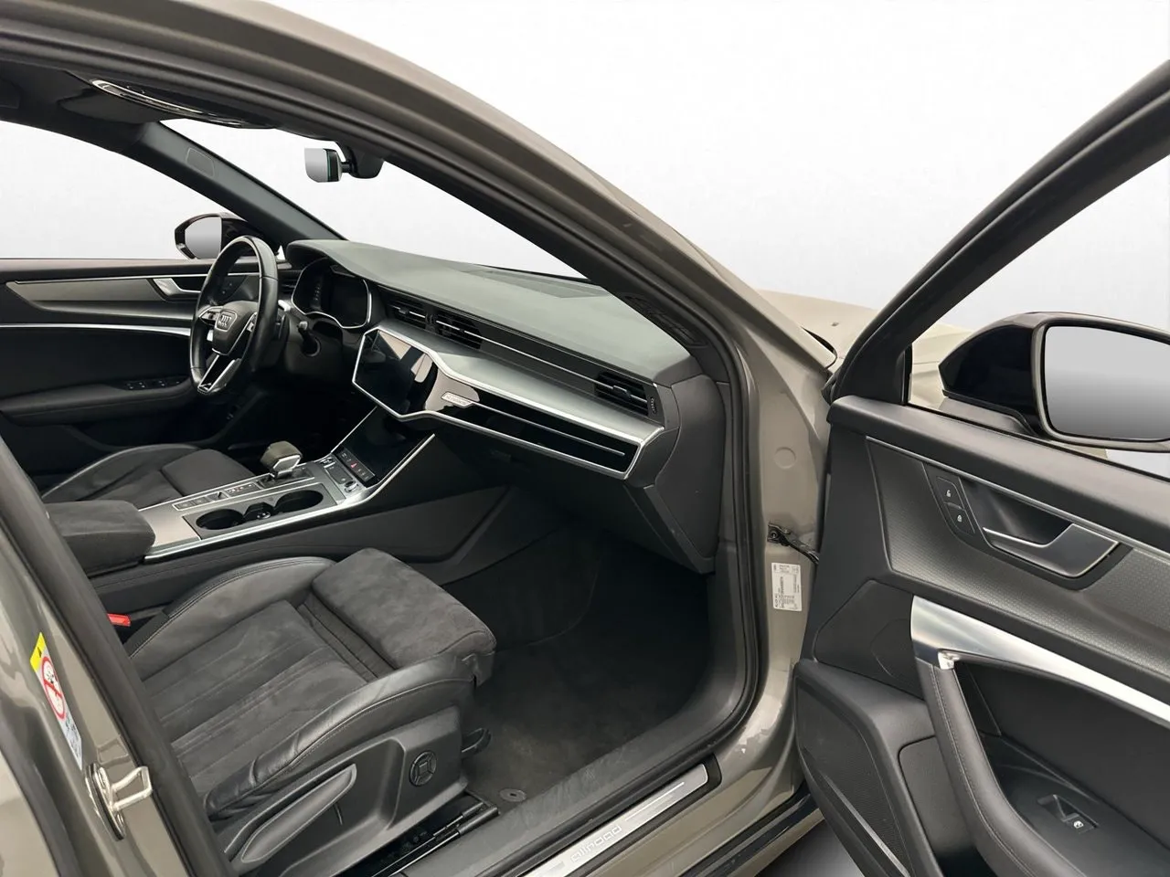 Vehicle image 30