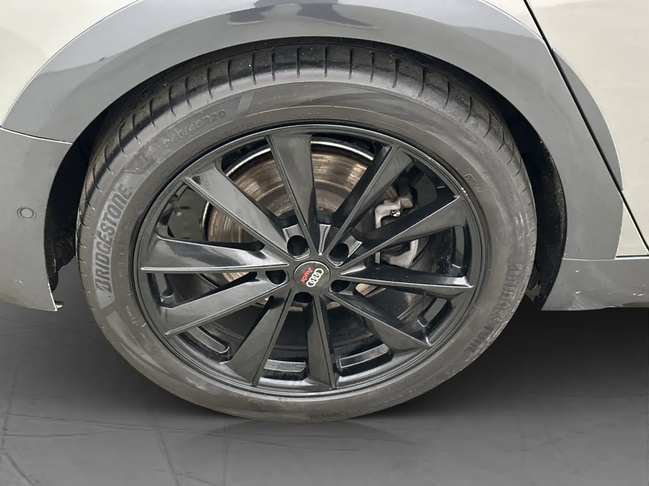 Vehicle image 33