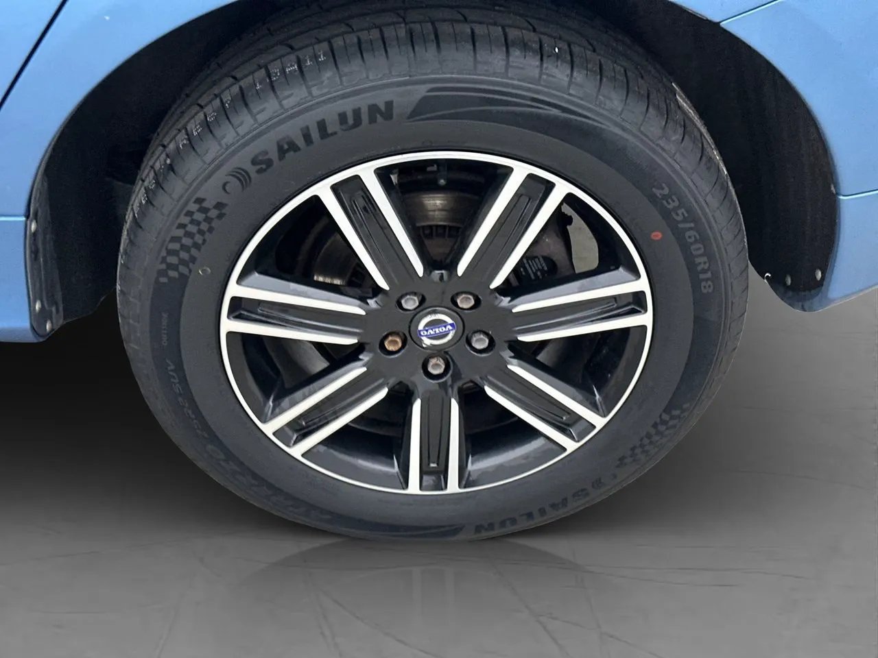 Vehicle image 30