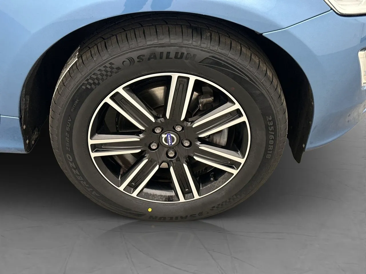 Vehicle image 32