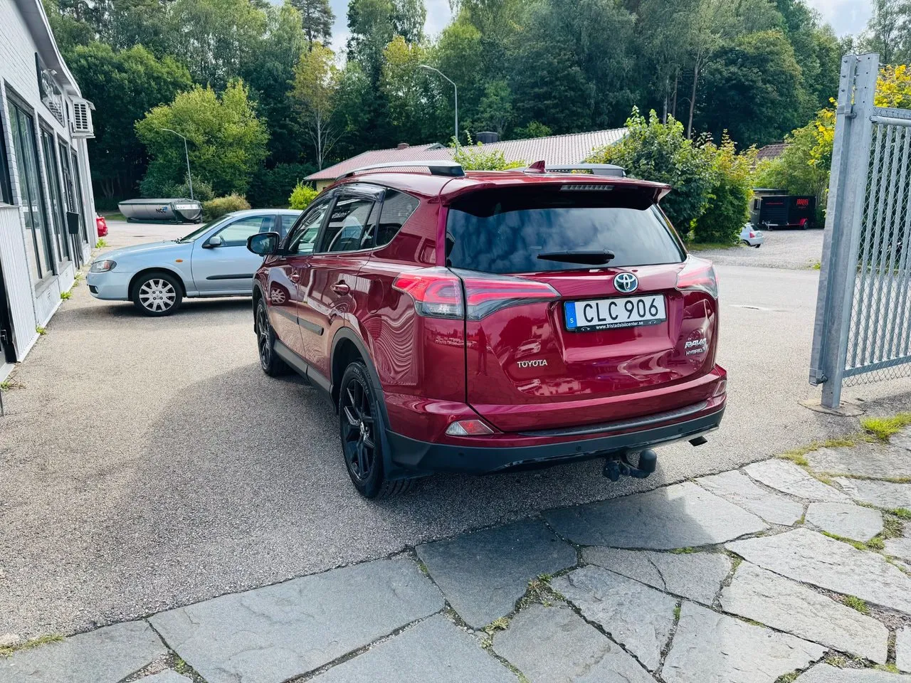 Vehicle image 3