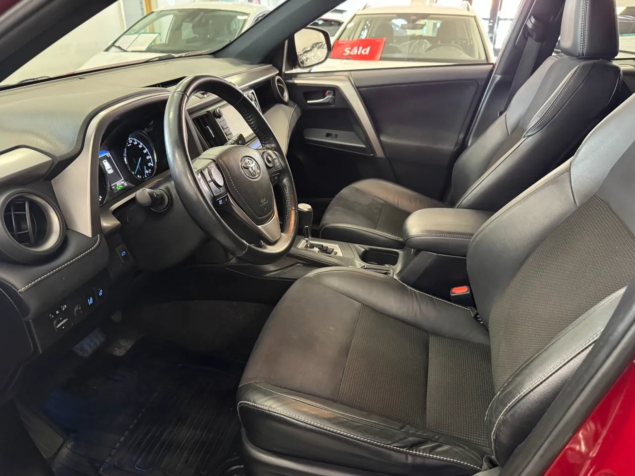 Vehicle image 19