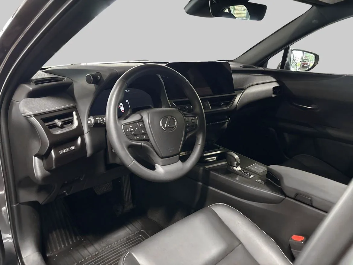 Vehicle image 11