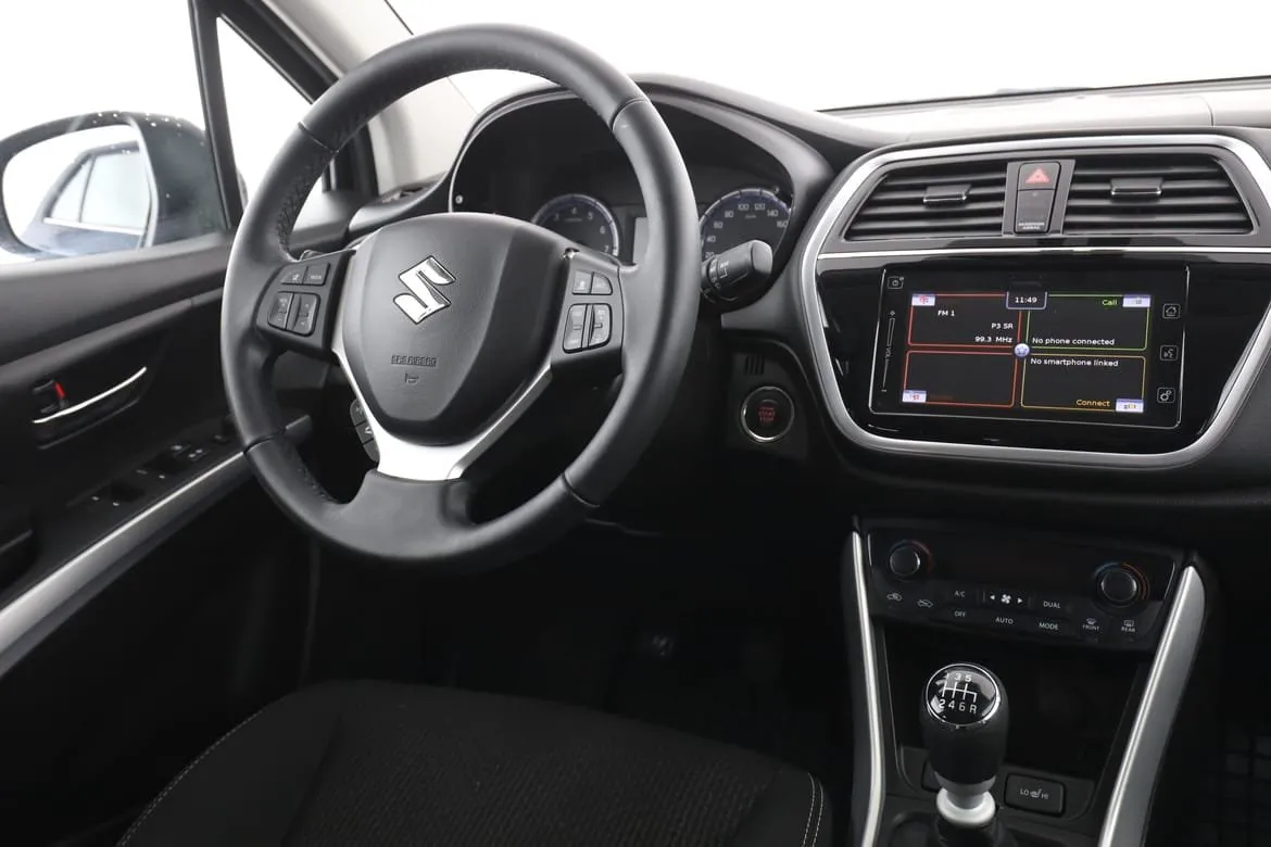 Vehicle image 13