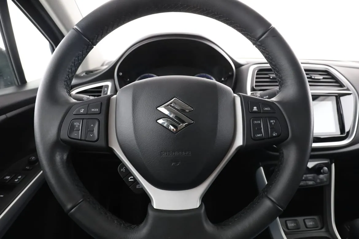 Vehicle image 18