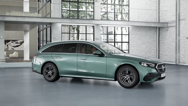 Mercedes E300 AMG Line - 2026