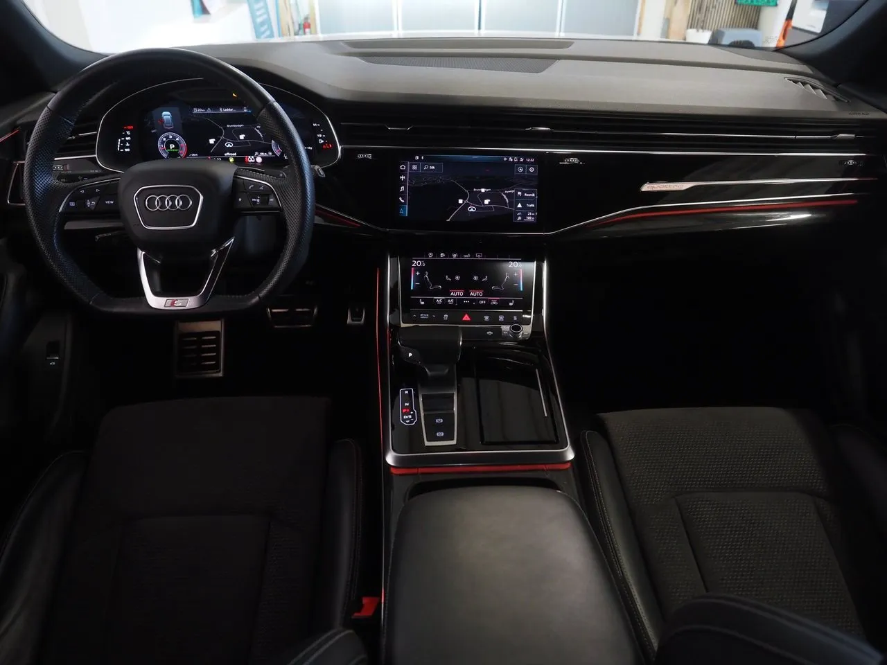 Vehicle image 16