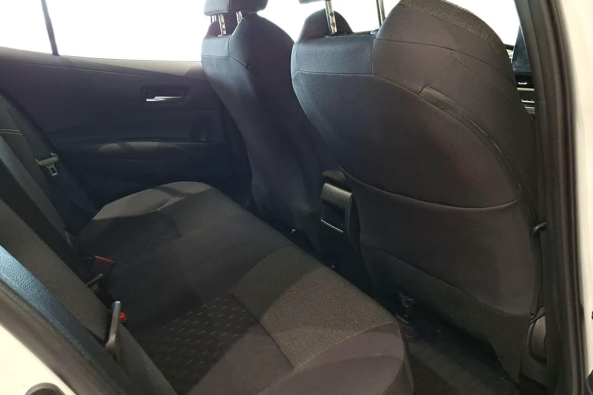 Vehicle image 18