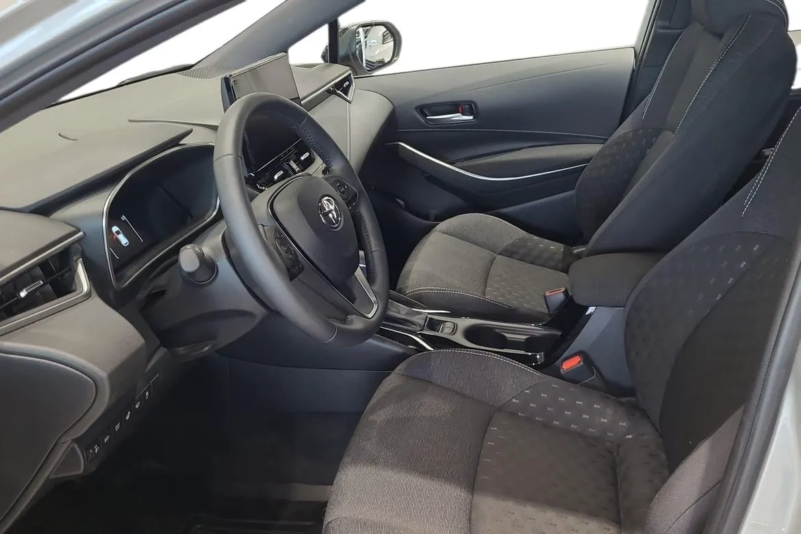 Vehicle image 11