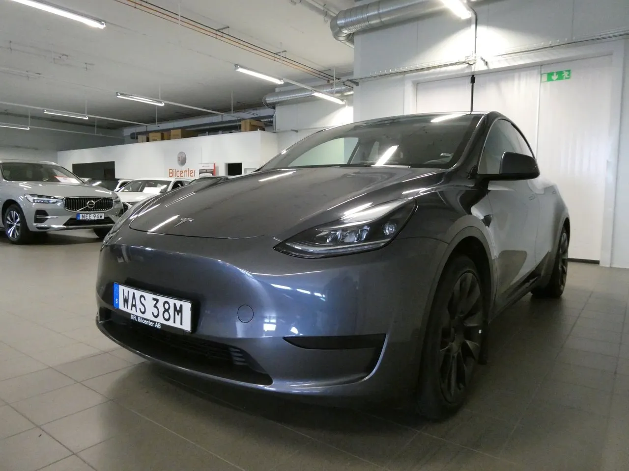 Vehicle image 13