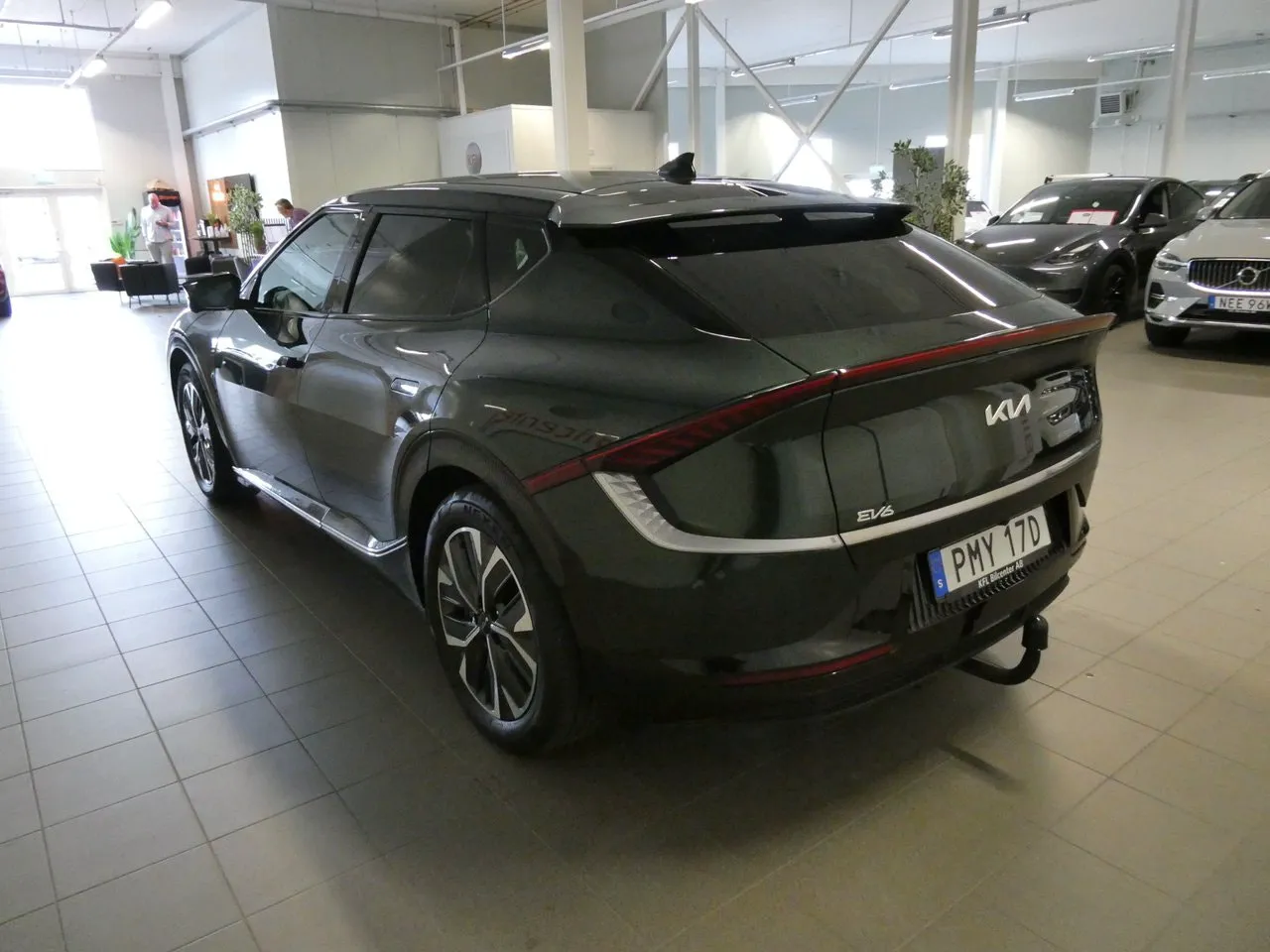 Vehicle image 6