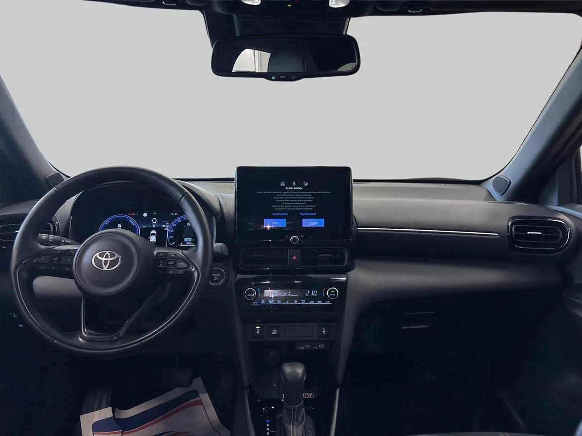 Vehicle image 10