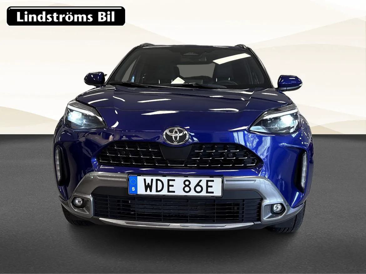 Vehicle image 8