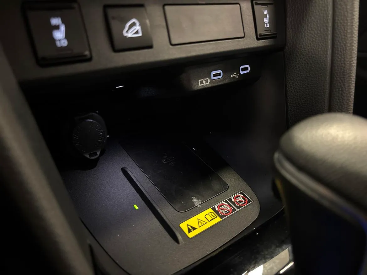 Vehicle image 18