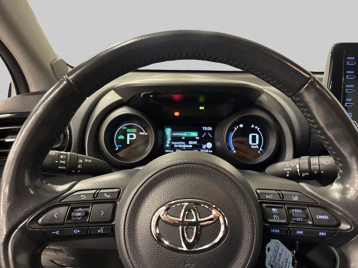 Vehicle image 14