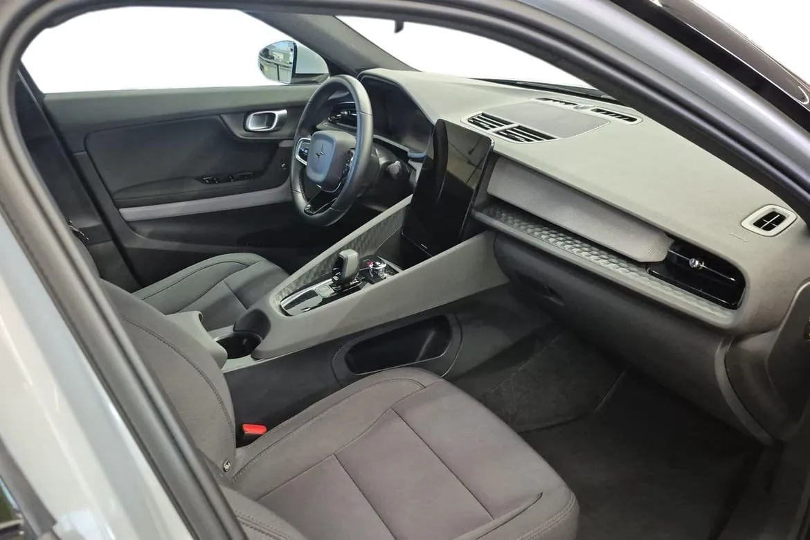 Vehicle image 14