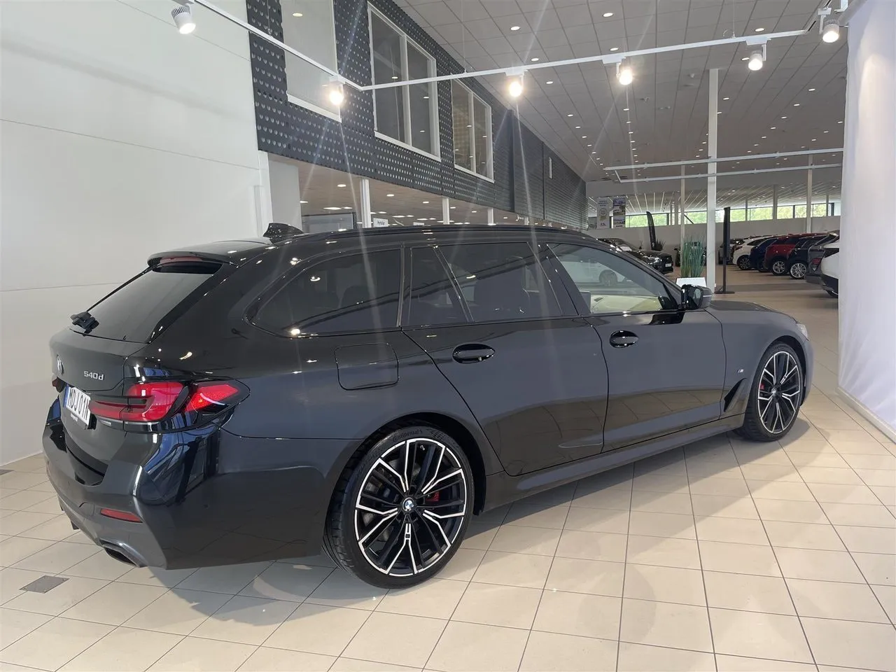Vehicle image 6