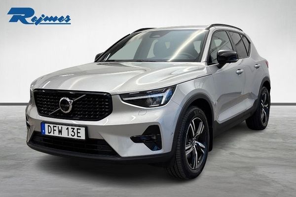 Volvo XC40 B3 FWD Bensin Plus Dark / Drag / 360 kamera - 2025