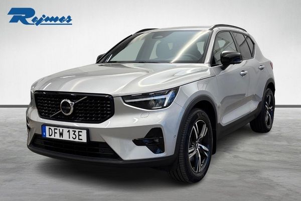 Volvo XC40 B3 FWD Bensin Plus Dark - 2025
