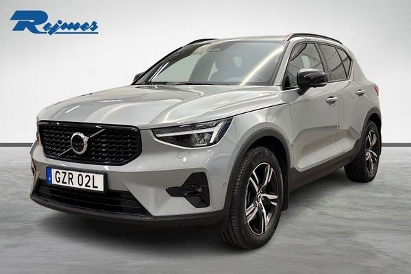 Volvo XC40 B3 FWD Bensin Plus Dark / Drag / 360 Kamera - 2025