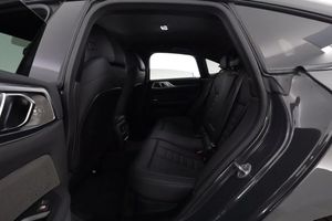 BMW i4 bild 12