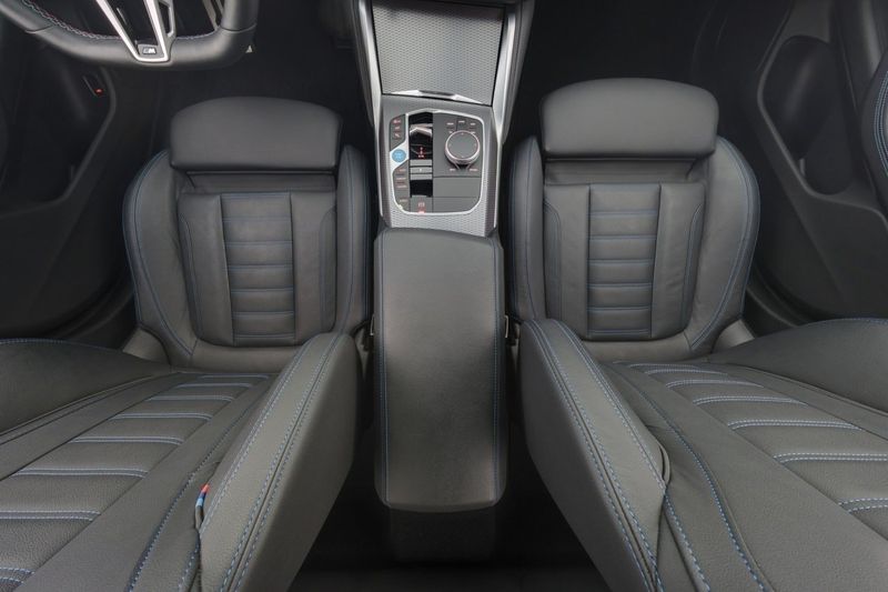 BMW i4 bild 14