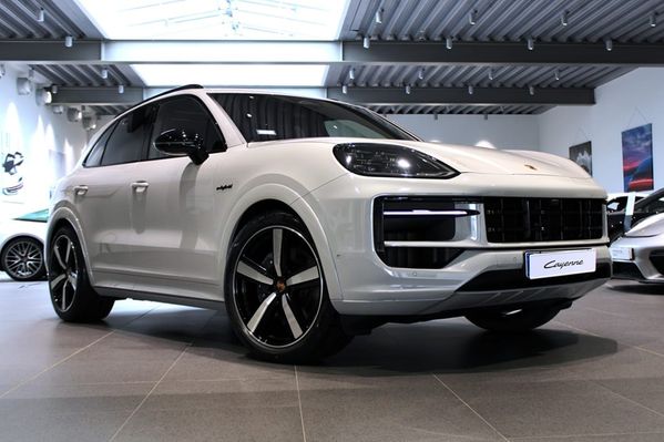 Porsche Cayenne E-Hybrid BLACK EDITION - 2026