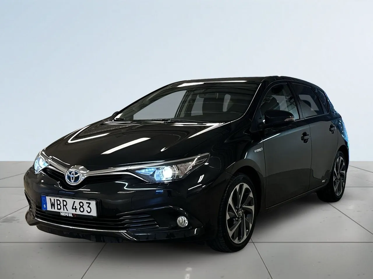 Vehicle image 15